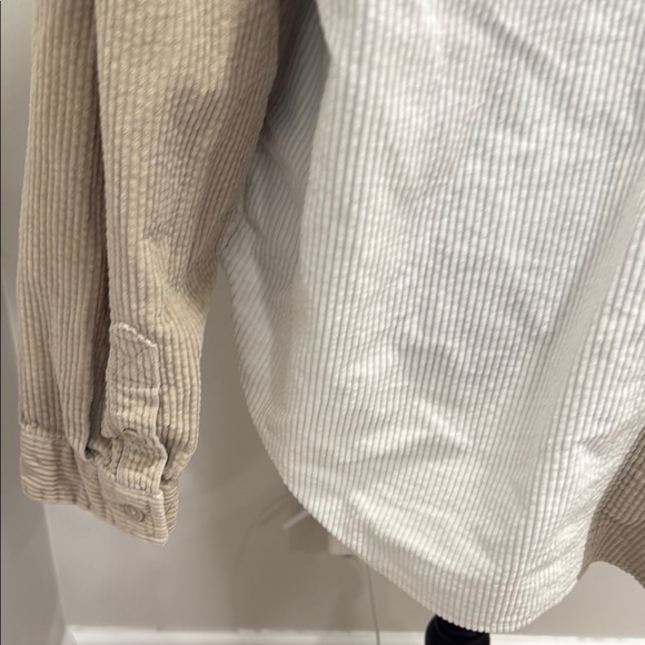 American Eagle Corduroy Button-Up Shirt size M - Picture 7 of 10